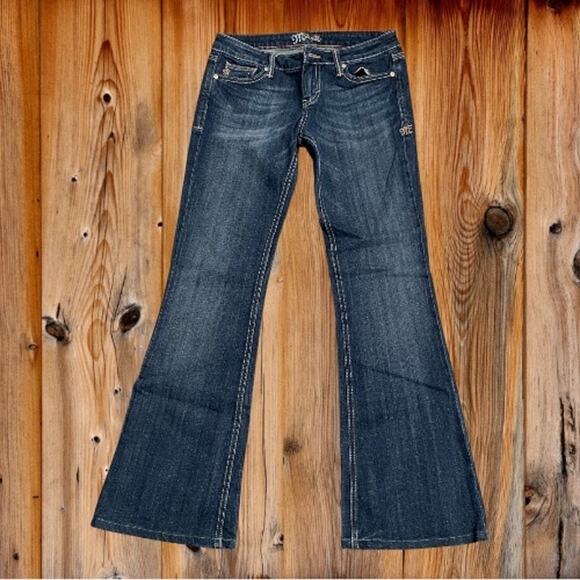 EUC! Miss Me Bell Bottom Jean in Dark Wash Size 28 - Picture 1 of 4